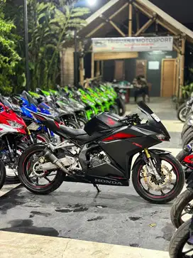 CBR 250RR ABS KM 1rb ANTIK