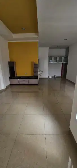 Rumah Town House Semi Apartemen Luas dan Nyaman Semi Furnished