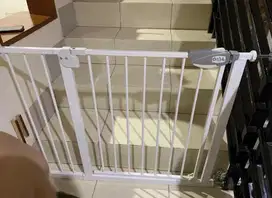 Pagar pintu tangga bayi baby safety pengaman pembatas