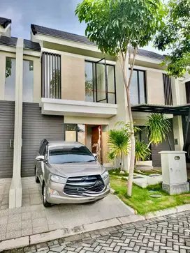 DIJUAL RUMAH NORTHWEST LAKE CITRALAND 2 LANTAI BARU BAGUS MURAH NEGO