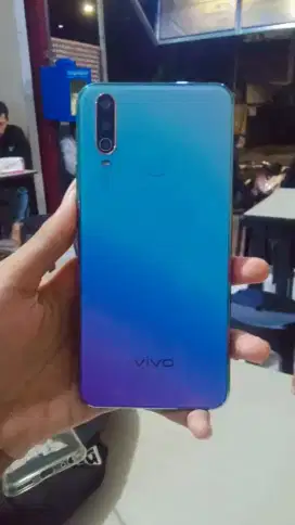 Jual hp Vivo y17 Ram 8/256