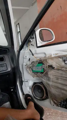 terima servis power window mobil dan kaki-kaki mobil