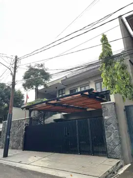 Di JUAL RUMAHSIAP HUNI DI CINIRUSENOPATI KEBAYORAN BARU JAKSEL