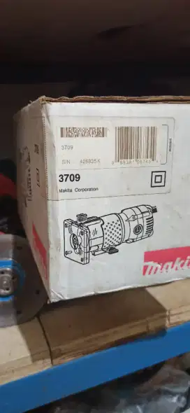 Makita router/trimmer