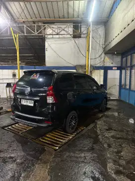 Avanza 2011 hitam
