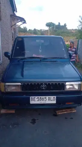 Dibual cepat mobil Toyota kijang super th96 kondisi ok