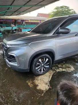 Wuling almaz 5 seater tahun 2020