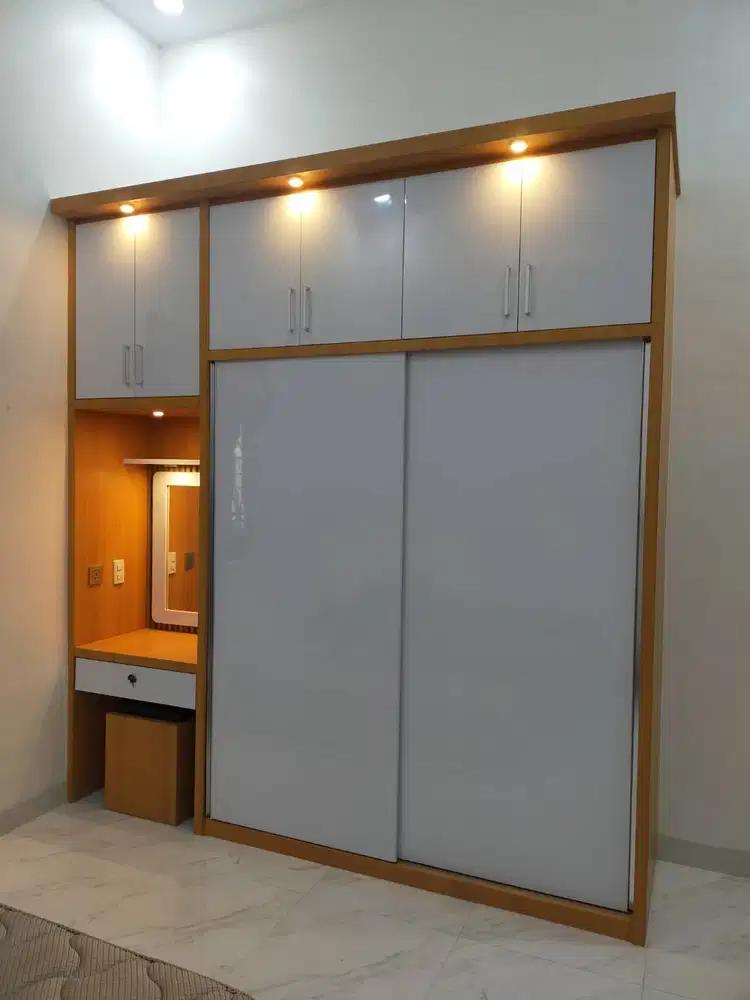 lemari tempahan tinggi 2.40 m