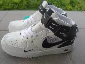 Nike Air Force 1 Mid Utility White sz 38