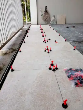 Jasa tukang bangunan, pemasangan keramik,geranit tile