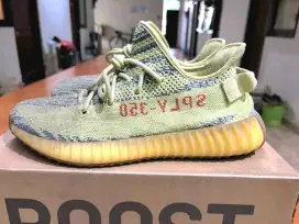Yeezy boost 350 v2 semi frozen yellow