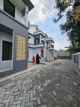 Dkt Jl Raya, 3menit LRT Ciracas.TERMURAH se-Ciracas. Spek Rumah Besar