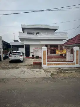 Disewakan / dikontrakkan rumah tinggal bisa untuk kantor