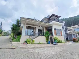 Villa dijual minimalis modern kolam renang kusuma pinus batu
