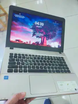 Dijual laptop Asus X441M ram 4GB SSD 128GB Windows 11 siap pakai 24jam