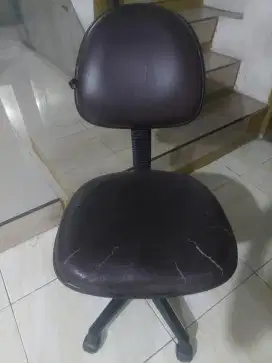 Kursi Kantor layak pakai