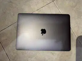 Macbook Pro 2017 13 inch 8/128