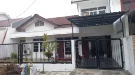 Rumah 1,5 Lantai Siap Huni di Klampis Dekat Merr, ONE GATE SYSTEM