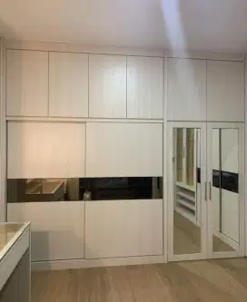 Lemari Pakaian Sliding Door