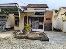 Disewakan rumah di Komplek Mahatama Regency 15jt per tahun