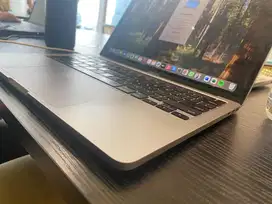 MacBook Pro 13-inch 2020 – RAM 16GB / SSD 512GB