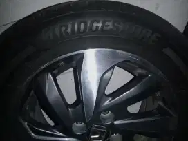 Di jual velg+ban mobilio RS