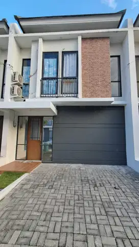 Disewakan Rumah 2 lantai SKYVILLE RESIDENCE Sidoarjo