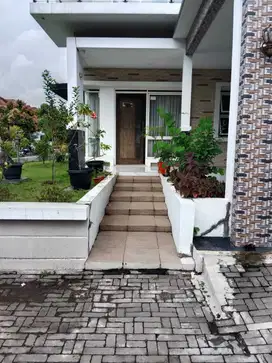 Dijual Rumah Hook Semi Furnished di Mayangsunda Kota Baru Parahyangan