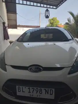 Dicari velg bawaan ford fiesta S 2011