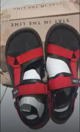 Obral aja, Sepatu sendal kondisi baru merk Klapa No.36, Warna Merah