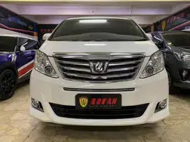 Dijual Toyota Alphard pemakaian apik tipe Q 2012 siap pakai
