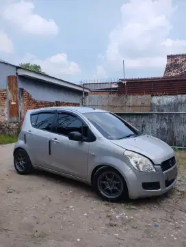 Suzuki SPLASH GL 2012 MT