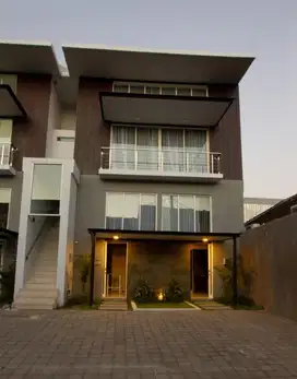 Cozy and Furnished Apartment in Sunset Road, Kuta, Close to Airport