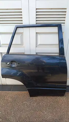 Daun Pintu Tengah Belakang Kanan Suzuki Grand Vitara (minus)