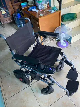 Kursi Roda Elektrik Bisa Lipat Ekonomis