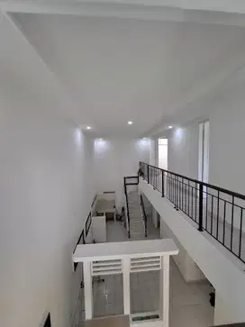 RUMAH BAGUS 2 LANTAI SIAPHUNI KOTA WISATA CIBUBUR JAKARTA TIMUR