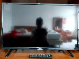 TV LED Digital TCL 32L2900 Kondisi Lengkap dan ADA Minus
