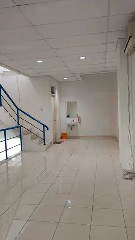 Dijual Ruko Puri Britania Jakarta Barat - 4 lantai, kondisi rapih