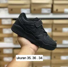 Sepatu sekolah branded hitam polos original