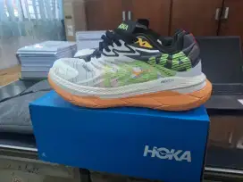 SEPATU RUNNING HOKA TECTON X2