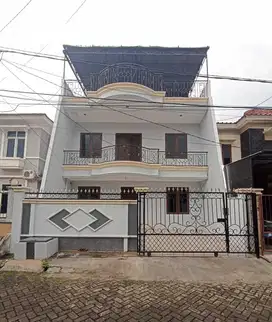 DIJUAL : RUMAH 3 Lantai di Taman Palem Lestari, Cengkareng - Jak Bar