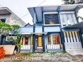 Dijual murah Rumah 2 lantai siap huni di Sleman, dekat SCH