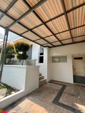 DISEWAKAN Rumah PIK1 uk 7x13.5 Pertahun 120jt sudah include AC2