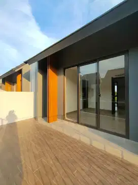 DIJUAL RUMAH CANTIK 2 LANTAI DI MAISON DE WISTERIA, JGC