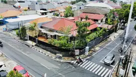 Rumah Besar Hook 585m2 Sip Huni Akses Jalan Utama Di Pusat Tebet