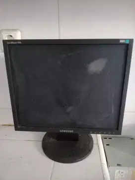 Monitor Samsung Minus Obral