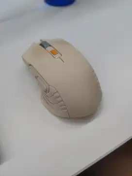 Mouse gaming wrn putih