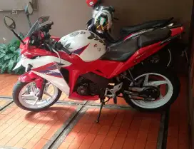 Motor CBR 2013 putih merah Thailand