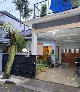 Rumah 2 Lantai Ada Halaman Belakang Di Villa Pejaten Mas  8871
