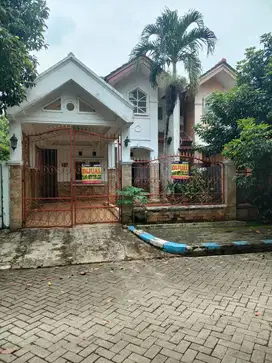 Rumah di Villa Serpong Nempel Perumahan Kejaksaan Semi Furnish